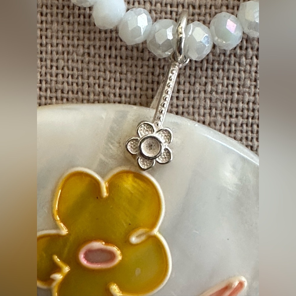 24 inch Mother of Pearl Necklace NWOT - Picture 4 of 16